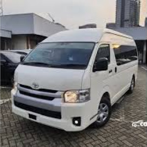 HIACE COMMUTER