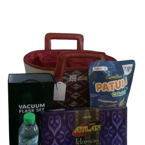 Tas Goodie Bag Beserta Isinya