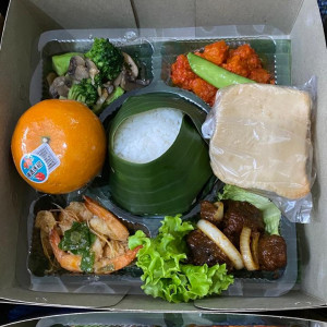 Nasi box iwing kitchen paket 5