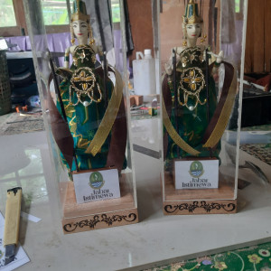 Souvenir cindermata wayang