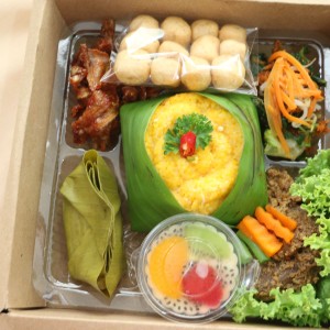 Nasi Box Pangan Lokal