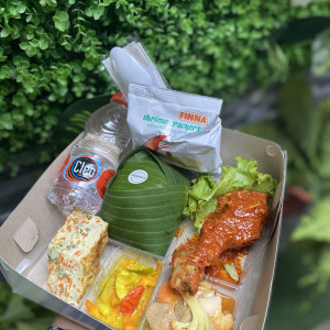 Nasi Box- Olahan Ayam Campur
