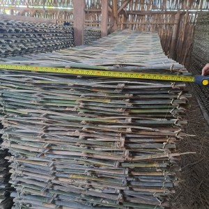 Sesek bambu ukuran 1x1 m