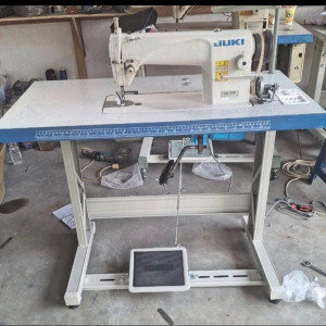 Mesin jahit + meja