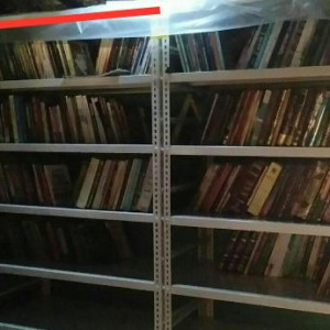 Rak Besi Perpustakaan