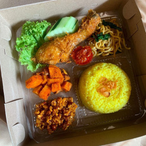 NASI KUNING