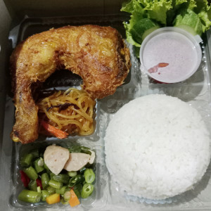 Nasi box komplit