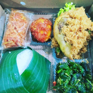 Nasi Ayam Goreng Kremes