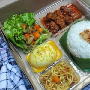 NASI KOTAK NASI RAMES LENGKAP[+AIR MINERAL BOTOL MINI