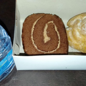 Kue Kotak Minuman Mineral