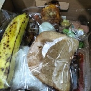 Nasi, Ayam bakar bumbu merah, Capjay bakso, Sambal kentang hati