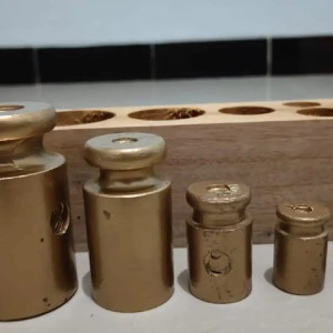 1 Set Anak Timbangan Kelas m3