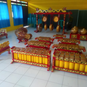 1 set Alat Keseian Gamelan