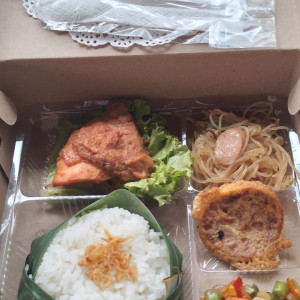 Nasi kotak nasi putih