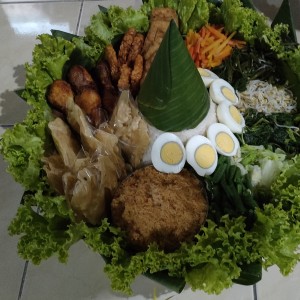 PAKET NASI TUMPENG