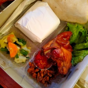 Mbak Ari Nasi box tepong ayam bacem