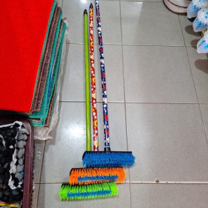 Sikat Tangkai Kayu Buah