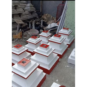 Tiang Bendera dan Dudukan