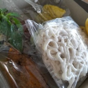Nasi, Ayam Kampung Bakar, Orem orem tahu tempe, Urap urap