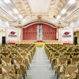 RUANG MEETING GOLDEN BALL ROOM