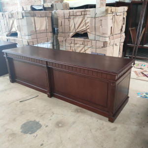 Meja Pimpinan Rapat Kayu