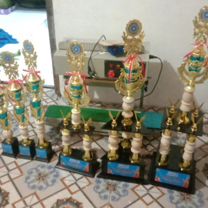 SET PIALA PERLOMBAAN