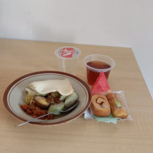 Paket Opor Lontong