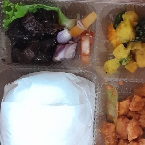 Nasi Kotak Sate Goreng