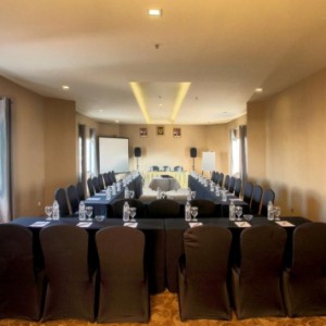 Paket Fullday Meeting Gino Feruci Bandung