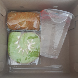 Snack box isi 2 plus air mineral