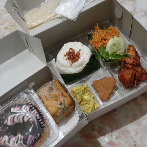 Paket Hemat Nasi+Snack