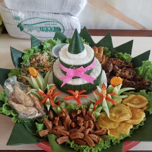 Nasi Tumpeng Putih / Kuning