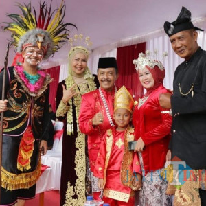 Persewaan Baju Adat dan Jasa Rias