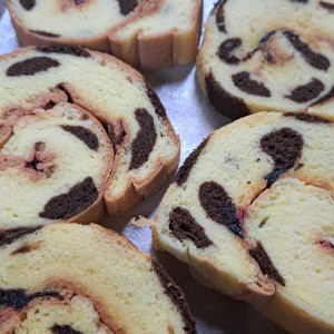 Bolu gulung polkadot