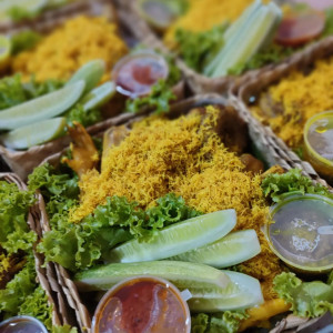 Ayam goreng serundeng