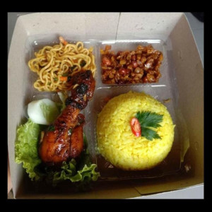 Paket Box Nasi Kuning