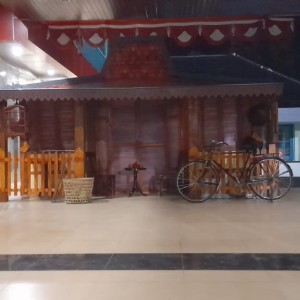 Custom Booth dan Dekorasi