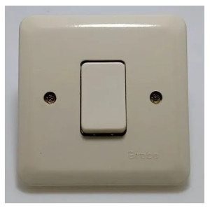 Saklar dinding Broco