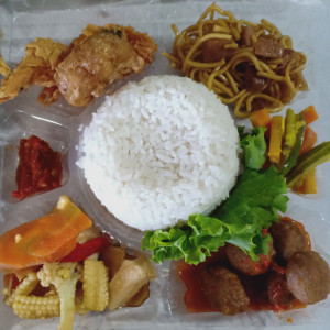 Nasi Kotak 44.000 by Lumintu Catering