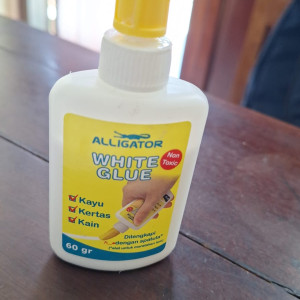 Aligator white glue