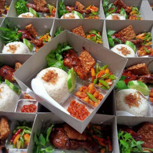 PAKET NASI KOTAK