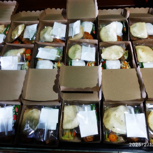 nasi Ayam dan sayur sayur