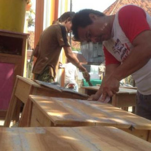 PAKET JASA PEMELIHARAAN MEBEL / PLITURAN RANGKA KURSI DAN MEJA