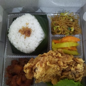Menu 22 Nasi Box DePastry
