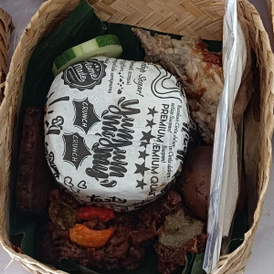 Paket Nasi Kotak Lezat