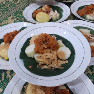 LONTONG OPOR PRASMANA