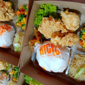 Nasi box komplit