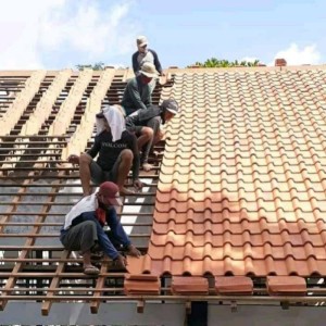 Pemasangan 1 m2 Atap Genteng Mantili