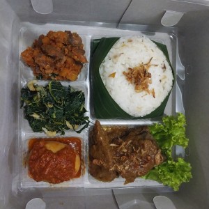 Menu 13 Nasi Box DePastry