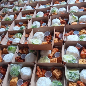 PAKET MAKAN NASI DUS BOX KOTAK KHAS DAPUR IBAZNA KENDAL